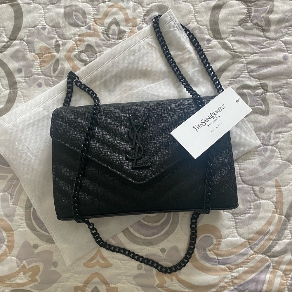 Brand new black on black wallet on chain